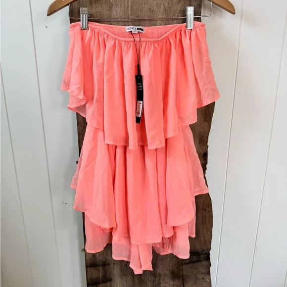 Fashion Nova Coral Colored Layer ruffled Emberlyn Romper SZ M - Picture 4 of 7